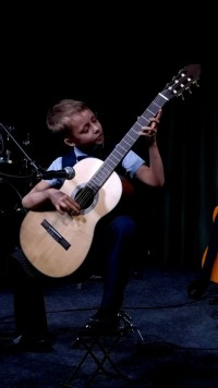 «Мы играли на гитаре» — а ещё пели, слушали и не хотели расходиться