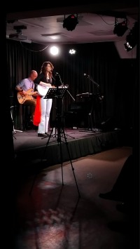 Когда песни попадают прямо в душу: честный вечер с Вероникой Ром и «Улицей Солнечной»