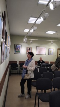 Симфония красок и звуков: вернисаж мастерской Андрея Ликучёва в Троицком Доме учёных.