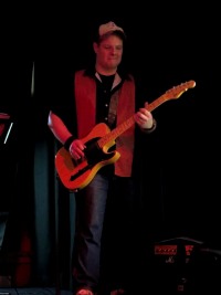 «Короткое замыкание» в Доме учёных: вечер, где танцевали даже стены