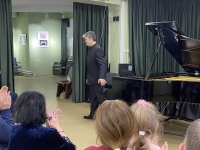 «Окно времени» распахнулось: музыкальное путешествие с Михаилом Дубовым