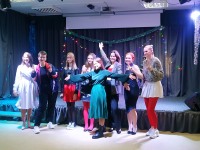 В преддверии Нового года ученики Ольги Кружаловой подарили незабываемый Новогодний концерт  из любимых  советских новогодних песен, современных и классических поп-хитов.