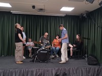Весело и с куражом прошел сегодня, 2 июня мастер-класс в Троицком Доме учёных для всех желающих по игре на ударных инструментах.