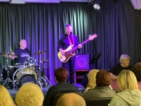 Гитара, саксофон и огонь: как Rockin'Dad заставил зал забыть про осень