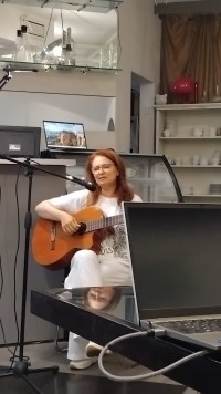 «Лидия Бартольд: первая поэтесса Троицка вышла из тени» – как архивные стихи зазвучали на 25-м стуле