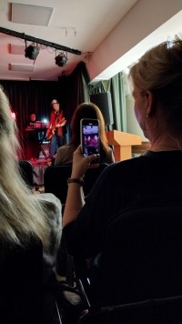 «Короткое замыкание» в Доме учёных: вечер, где танцевали даже стены