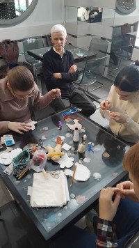 Тёплое воскресенье: как мы шили гусей в Троицком Доме учёных РАН