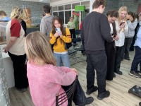 Наука на кончиках пальцев: как ребята из Львовской школы познавали физику давления в Троицке