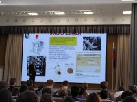 В гостях у принцессы: как известный физик и лицеисты искали самую неуловимую частицу Вселенной