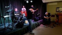 Встретили лето с огоньком: Концерт Rockin'Dad в Доме ученых