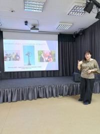 19 февраля гости Дома учёных слушали лекцию Аллы Каштановой о том, как выстраивать взаимоотношения с подростками
