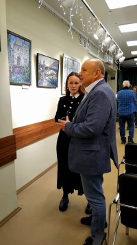 Тепло первого вернисажа: открытие выставки Светланы Летниковой в Доме учёных.