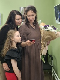 Материнство крупным планом: как Екатерина Стрельникова покорила Дом ученых