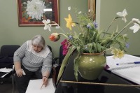 Пока цветы раскрываются: Традиция рисовать с натуры в Доме ученых