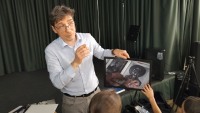 «Радость быть» в мелочах: открытие фотовыставки Юрия Зеленцова в Доме ученых