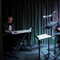 Встретили лето с огоньком: Концерт Rockin'Dad в Доме ученых