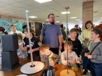 Прикоснуться к чуду: как Дом учёных удивлял троичан