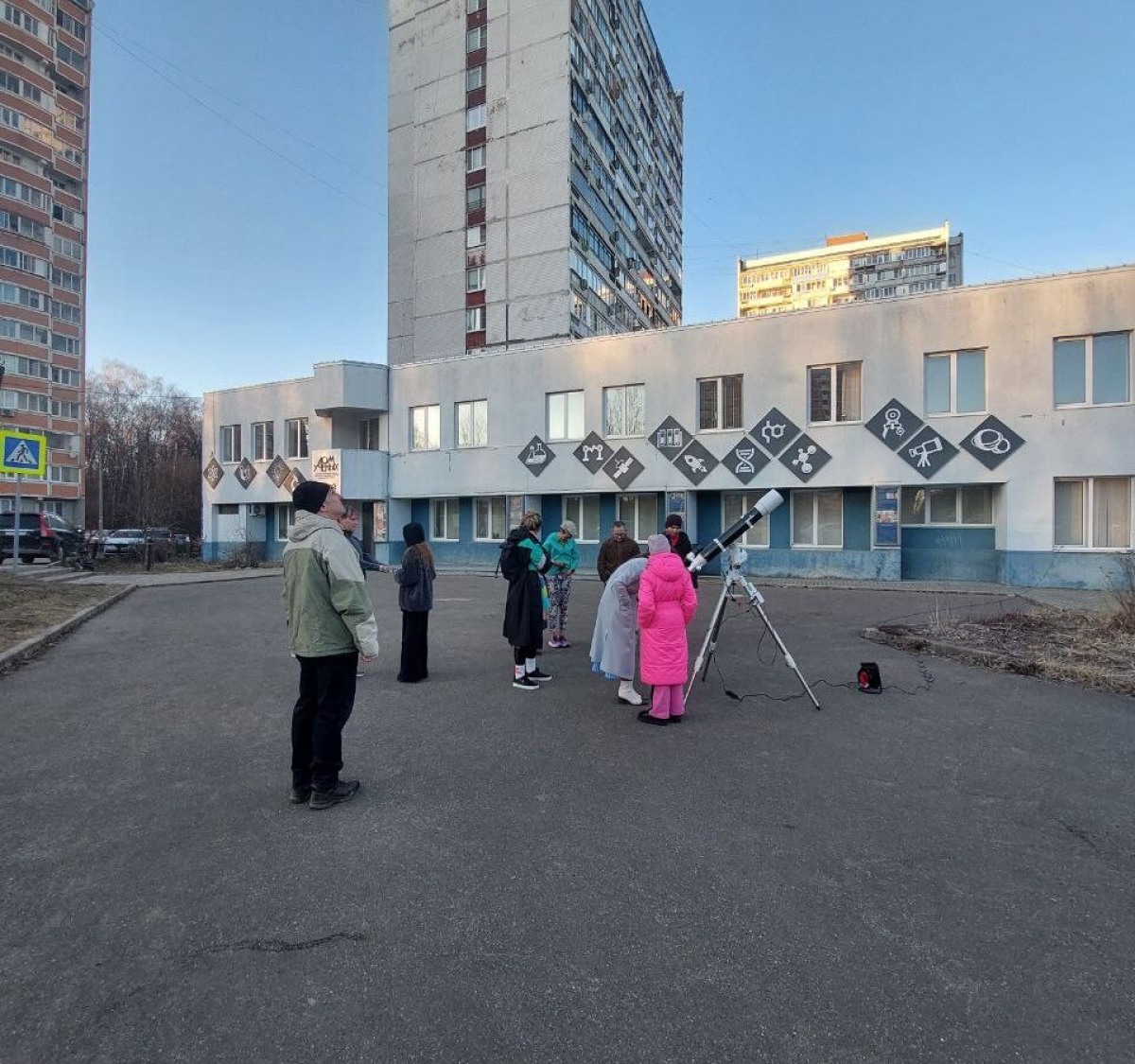 9 марта наблюдали в телескоп Дома учёных