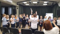 13 марта в Троицком Доме учёных ученики 1 «Г» класса Троицкой Гимназии № 5 встретились с артистами «Детской филармонии» Троицкой детской школы искусств, и этот вечер стал не только знакомством с миром музыки, но и искренним праздником творчества.