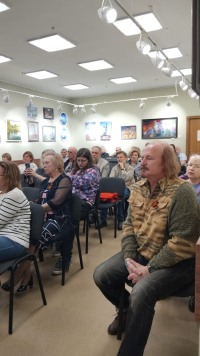 «День Победы» в красках и звуках: как прошёл вернисаж выставки Андрея Ликучёва