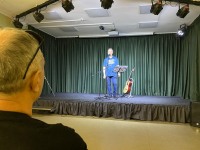 «Вечные ценности» в ритме стихов и гитарных струн: как прошёл вечер «Сферы»