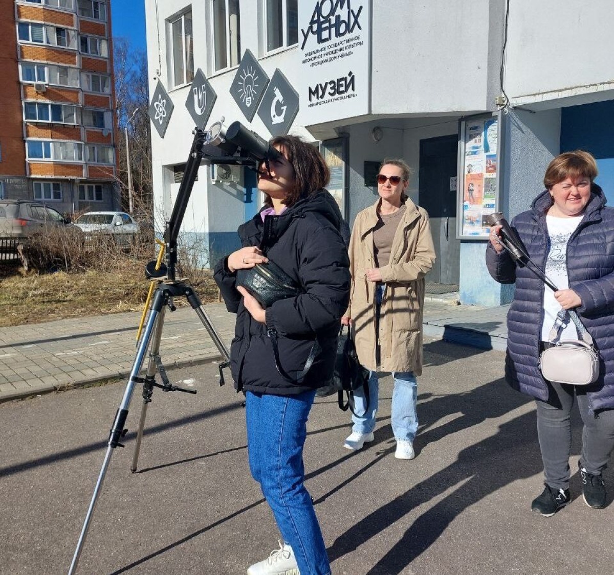 9 марта наблюдали в телескоп Дома учёных