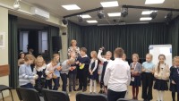 13 марта в Троицком Доме учёных ученики 1 «Г» класса Троицкой Гимназии № 5 встретились с артистами «Детской филармонии» Троицкой детской школы искусств, и этот вечер стал не только знакомством с миром музыки, но и искренним праздником творчества.
