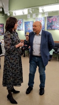 Тепло первого вернисажа: открытие выставки Светланы Летниковой в Доме учёных.