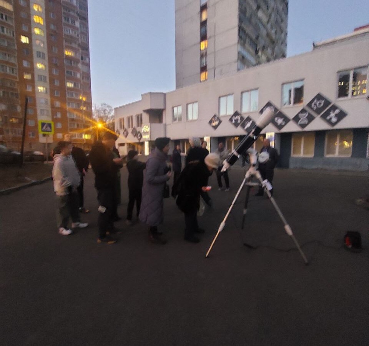 9 марта наблюдали в телескоп Дома учёных