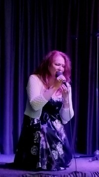 Симфония красок и звуков: вернисаж мастерской Андрея Ликучёва в Троицком Доме учёных.