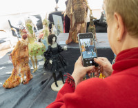 Открытие выставки «Не просто куклы», организованной в Троицком Доме учёных, прошло с аншлагом