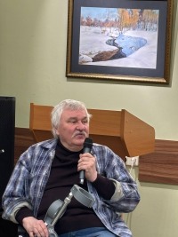 Не вернисаж, а творческий акт: Живой диалог и розыгрыш картин в Троицком Доме ученых РАН