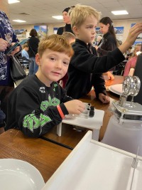 Прикоснуться к чуду: как Дом учёных удивлял троичан