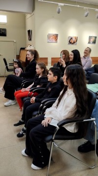 Материнство крупным планом: как Екатерина Стрельникова покорила Дом ученых