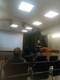 Уже не «один дома». Как киноклуб собрал друзей вокруг старой комедии