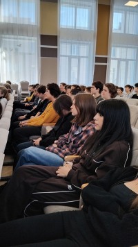 В гостях у принцессы: как известный физик и лицеисты искали самую неуловимую частицу Вселенной