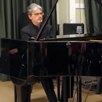 «Окно времени» распахнулось: музыкальное путешествие с Михаилом Дубовым