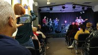 Встретили лето с огоньком: Концерт Rockin'Dad в Доме ученых