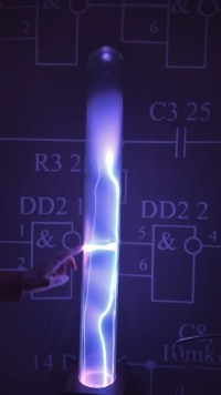 В лаборатории чудес: как влюбиться в физику в «Кунсткамере» Дома учёных