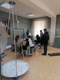 21 апреля в Доме учёных состоялась экскурсия в музее «Физическая кунцкамера» для делегации школьников «Лингвистической гимназии №36 имени маршала Жукова» из города Луганска.