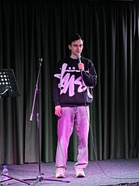 Смех, аплодисменты и море позитива: вечер с Сергеем Галаховым в Доме учёных