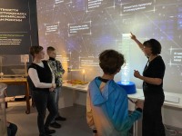 Сегодня, 8 мая, на ВДНХ в рамках Международной выставки-форума «РОССИЯ» продолжается работа выставки музея «Физическая кунсткамера» Троицкого Дома учёных.