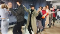 Вечером 21 октября актёры троицкого театра-студии "Балаганчик" дали в Доме учёных "Небольшой концерт"