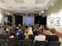 ЭУФ-литография без границ: молодой учёный ИСАН провёл встречу со старшеклассниками