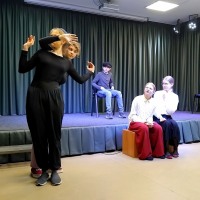 Годо не пришёл, но "Подмостки" — да! Как мы смеялись, стыдились и задумывались на чтецком вечере "Театральный чулан"