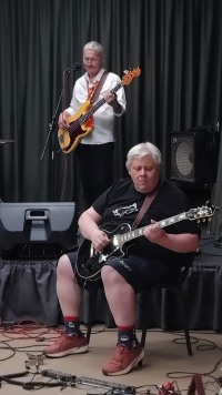 Октябрь в ритме блюза: как прошел вечер с группой Rockin’Dad.