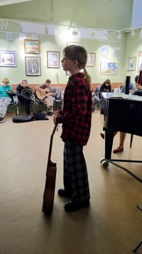 «Мы играли на гитаре» — а ещё пели, слушали и не хотели расходиться