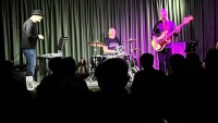 Гитара, саксофон и огонь: как Rockin'Dad заставил зал забыть про осень