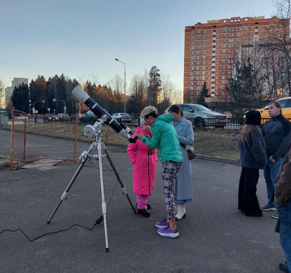9 марта наблюдали в телескоп Дома учёных