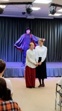 Годо не пришёл, но "Подмостки" — да! Как мы смеялись, стыдились и задумывались на чтецком вечере "Театральный чулан"